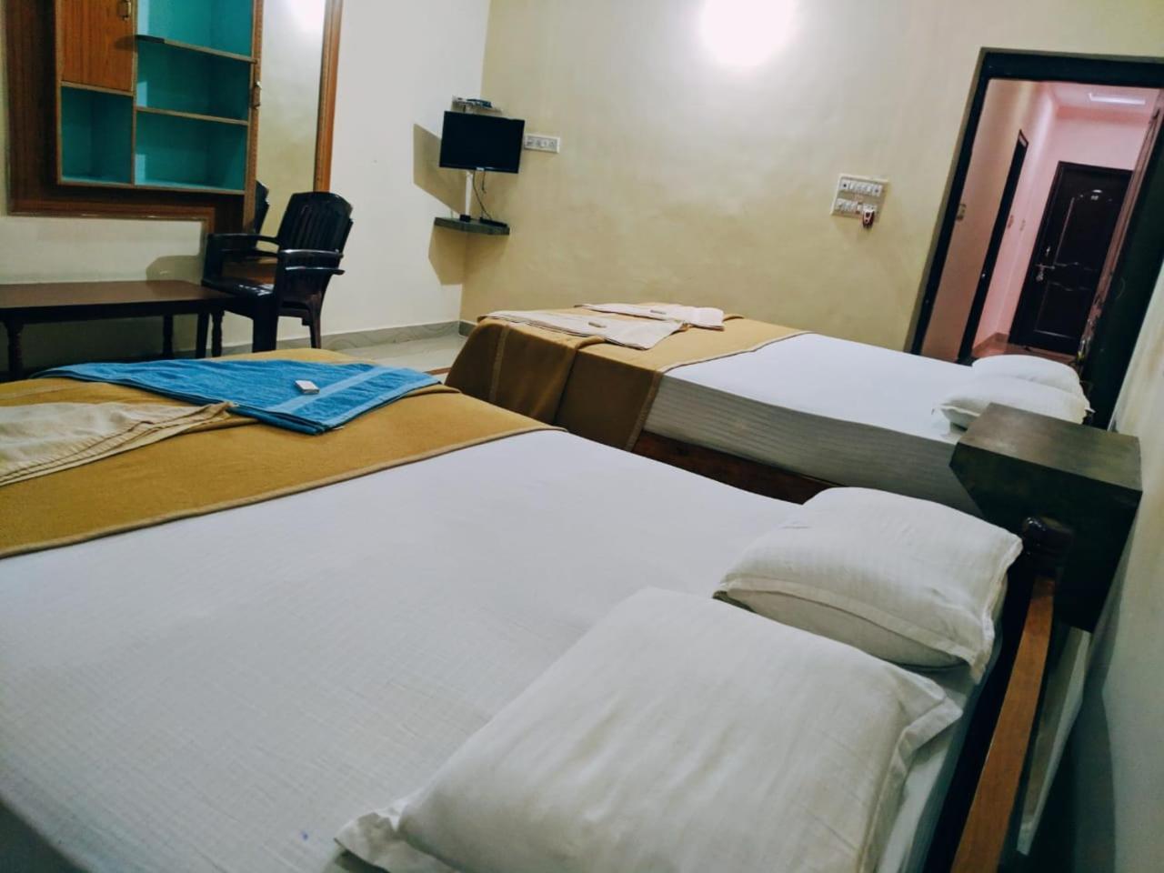 Hotel Varsha هامبي المظهر الخارجي الصورة